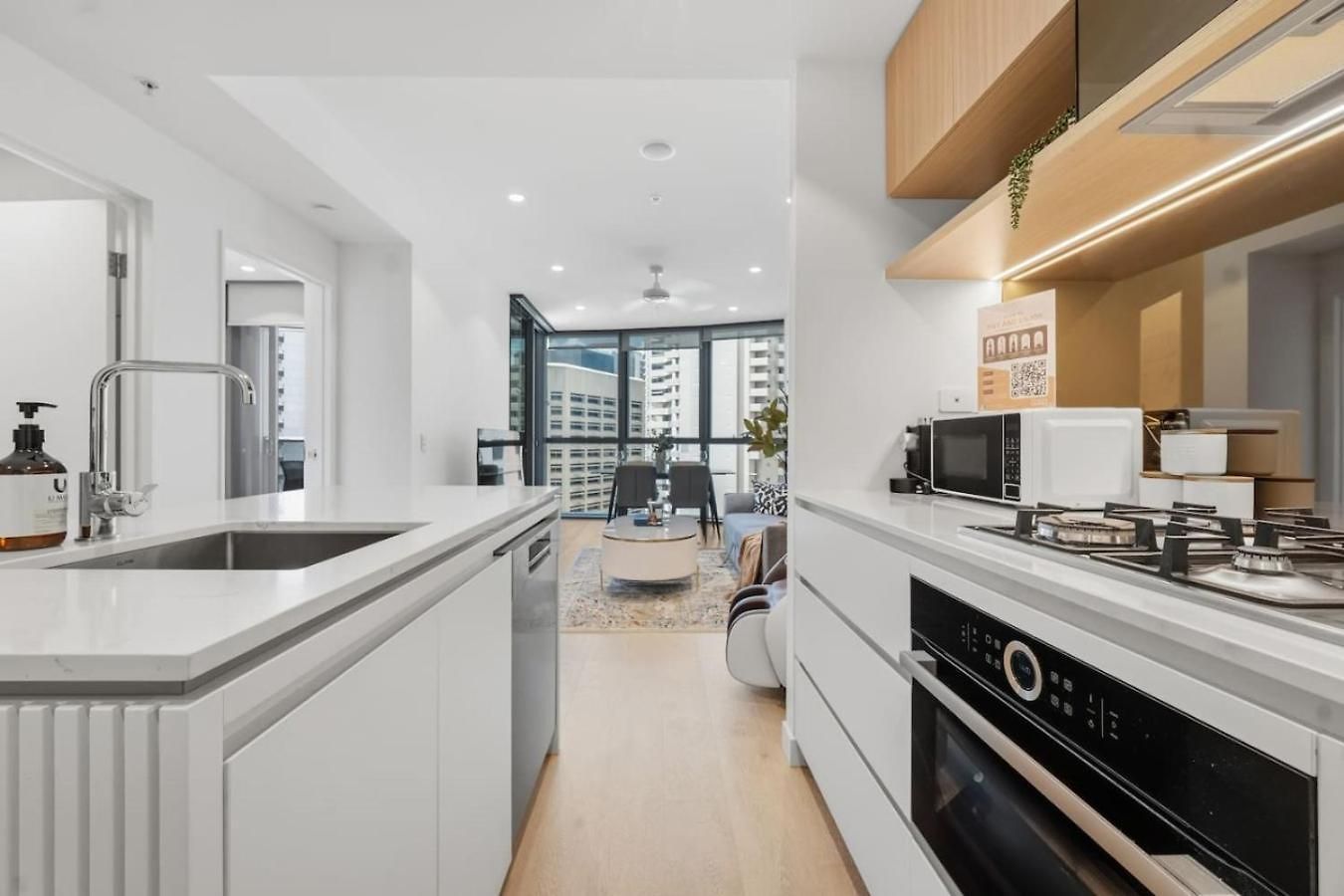 Landmark Queens Wharf 1br Wit Pool Gym And View *