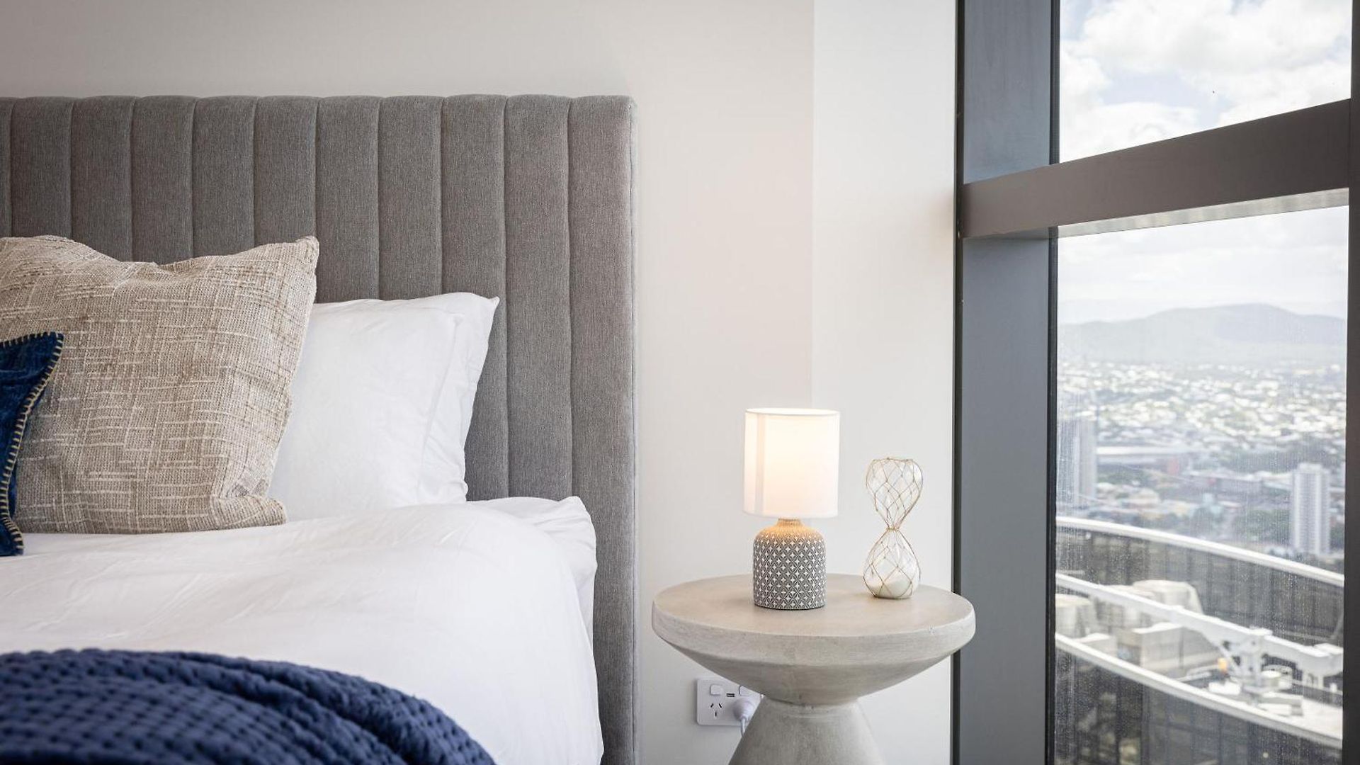 3 Bedroom Luxury In The Sky Apartment