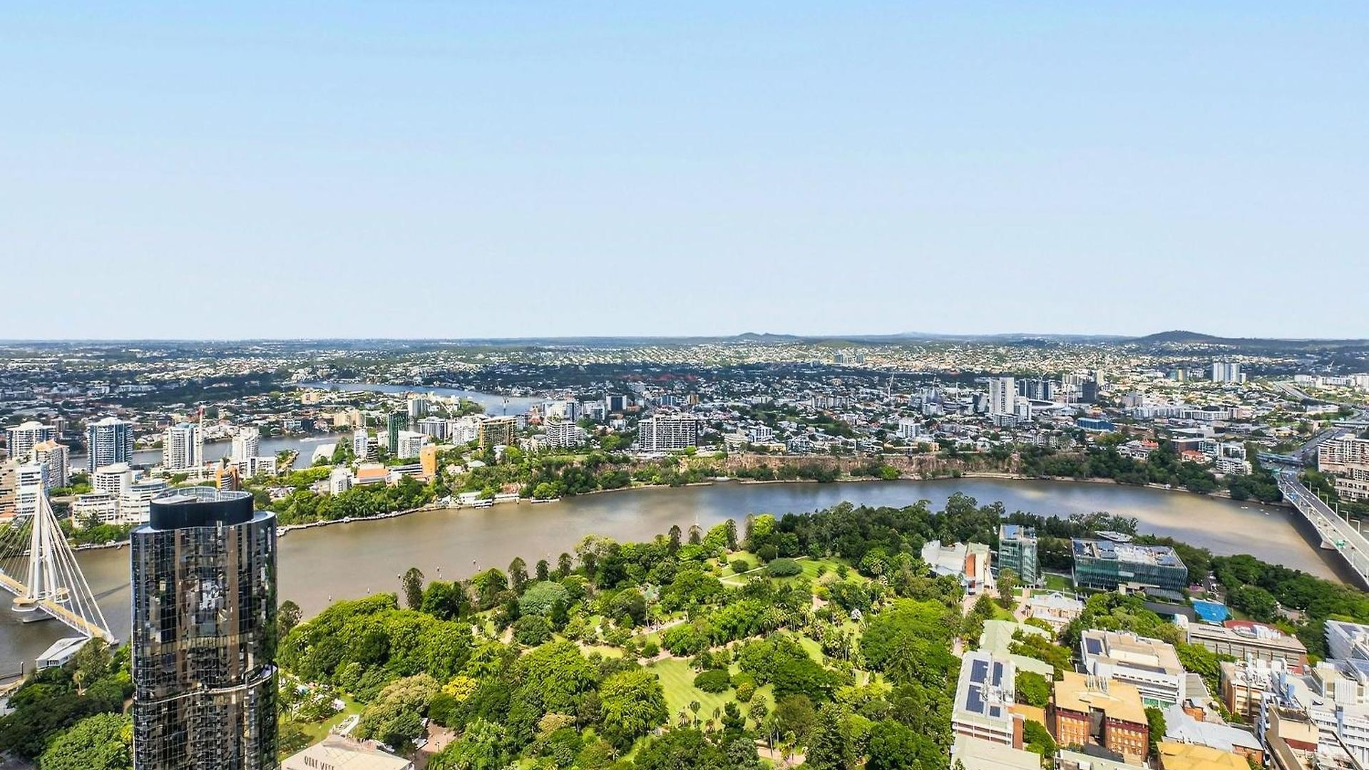 Apartment 3 Bedroom Luxury In The Sky Brisbane