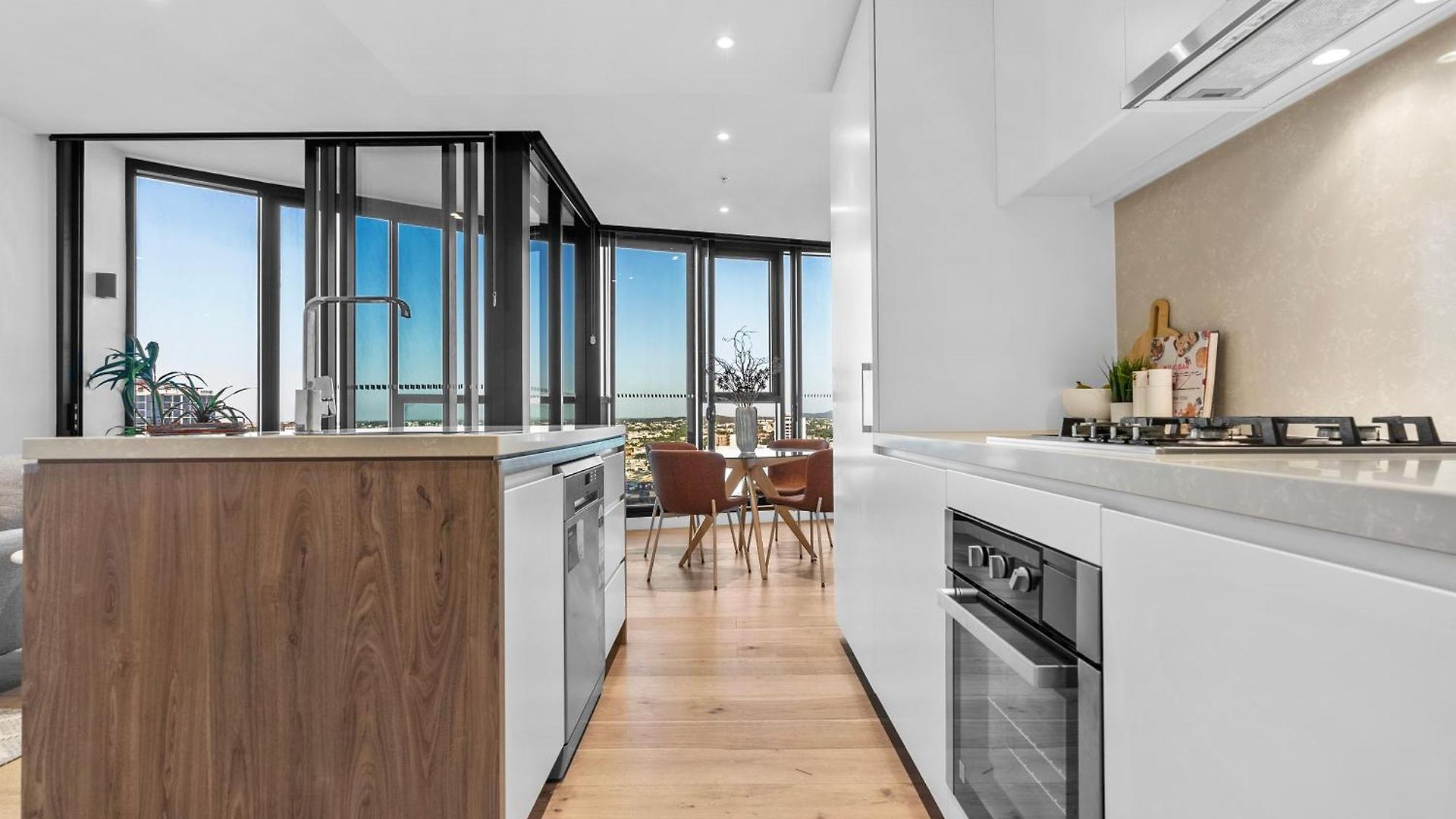 Twilight Views 2br In Fortitude Valley & Parking Brisbane