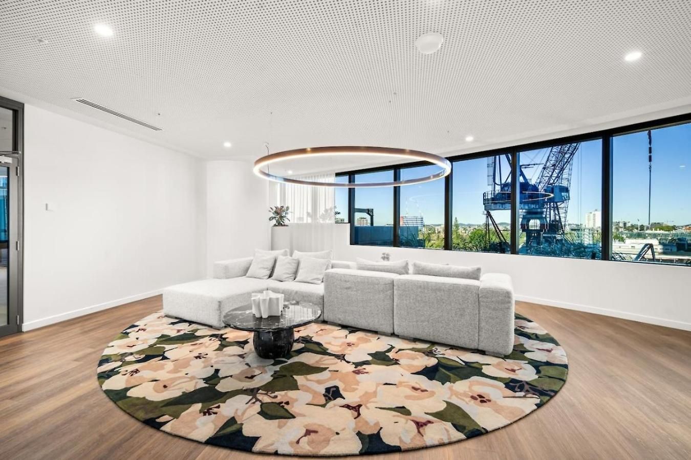 Landmark Queens Wharf 1br Wit Pool Gym And View