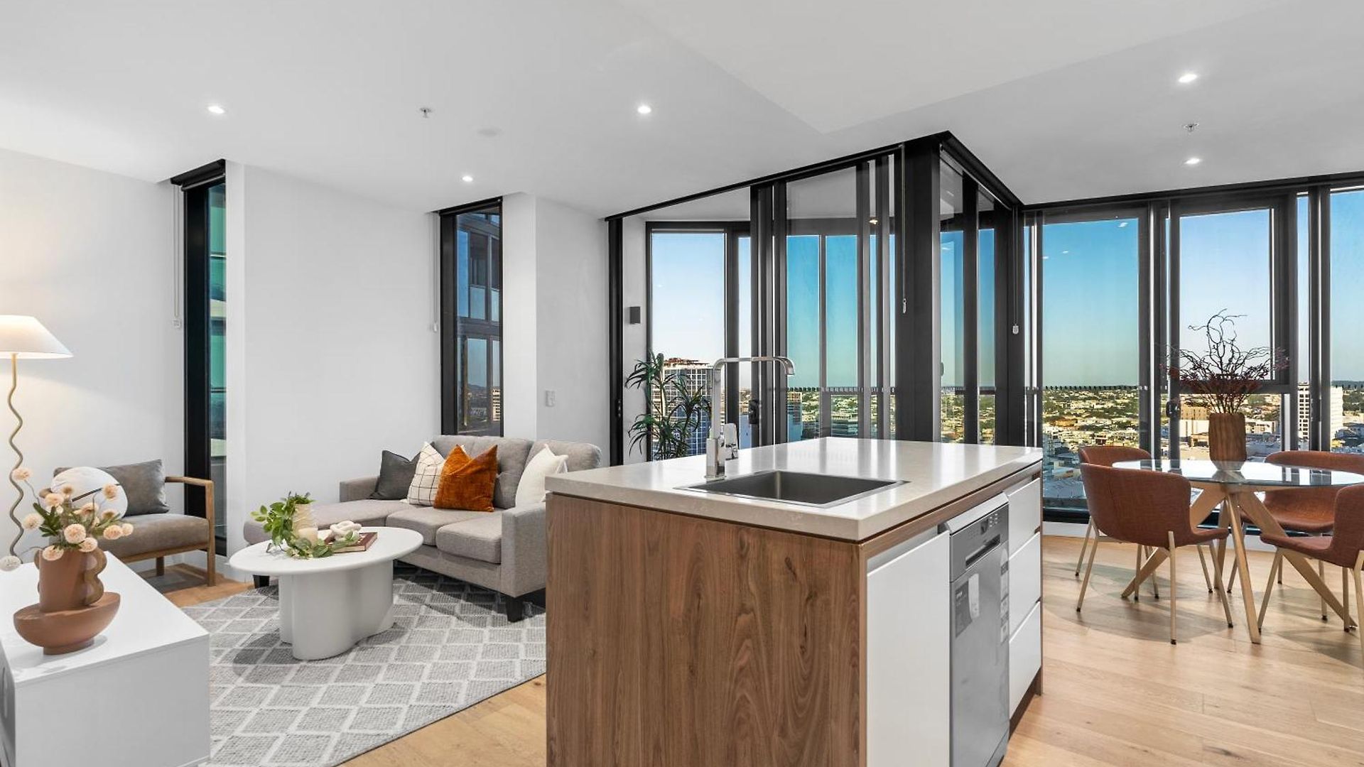 Twilight Views 2br In Fortitude Valley & Parking Apartment