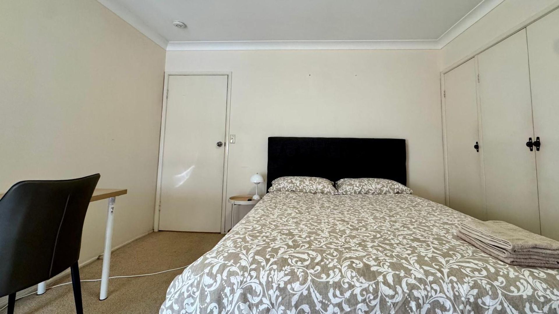 Homestay Walk To Market Square And Garden City! Macgregor *