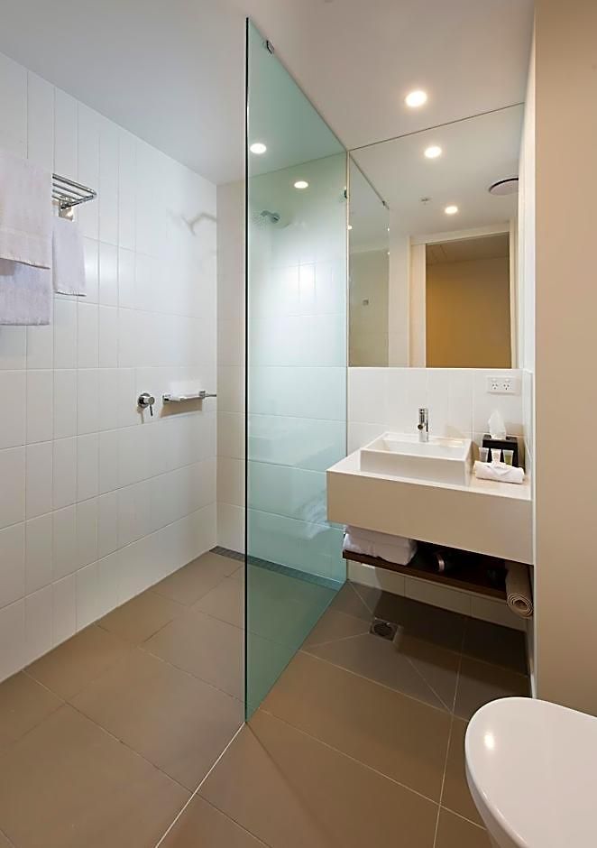Hotel Ibis Airport 3*