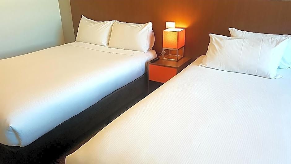 Hotel Ibis Airport