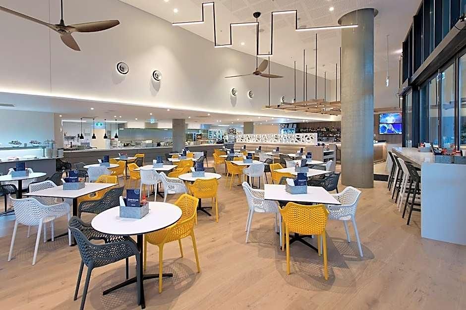 Ibis Airport Hotel 3*