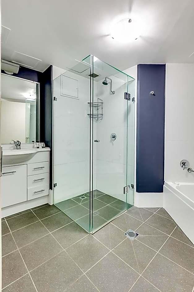 Hillcrest 4*