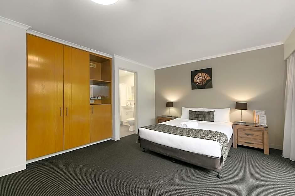 Mt Ommaney 3* Brisbane