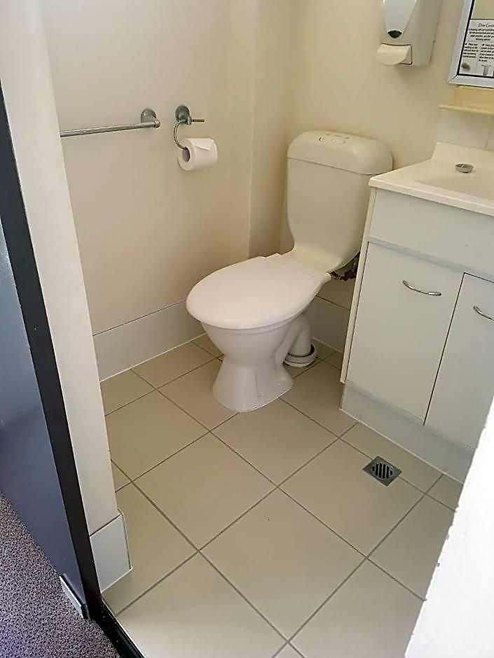 Chermside Court Motel 4*