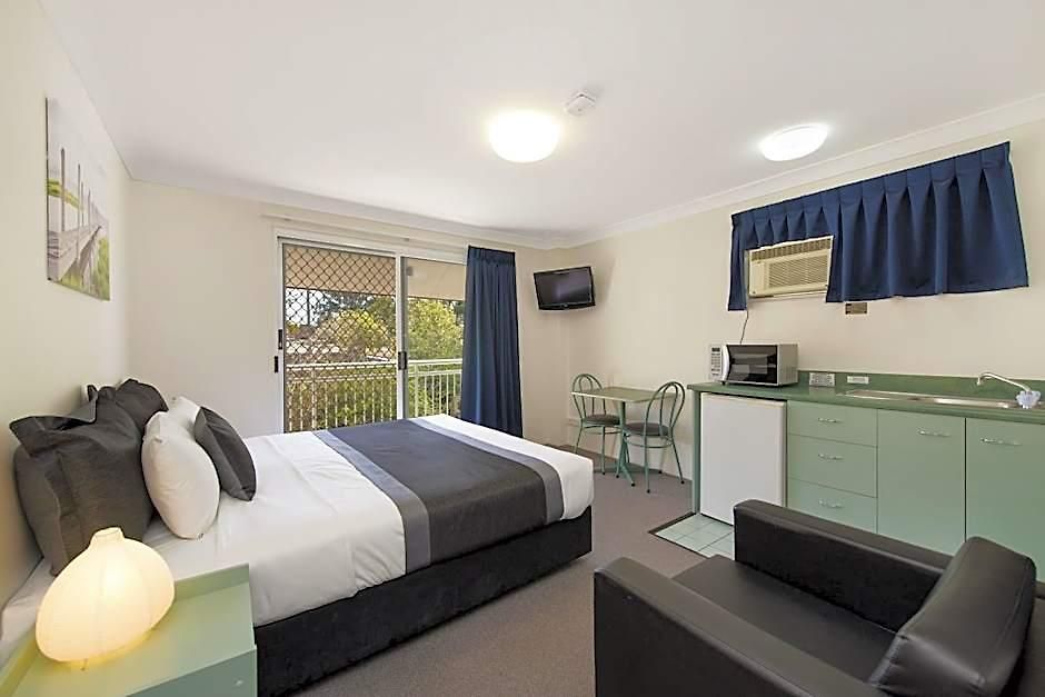 Chermside Court 4*