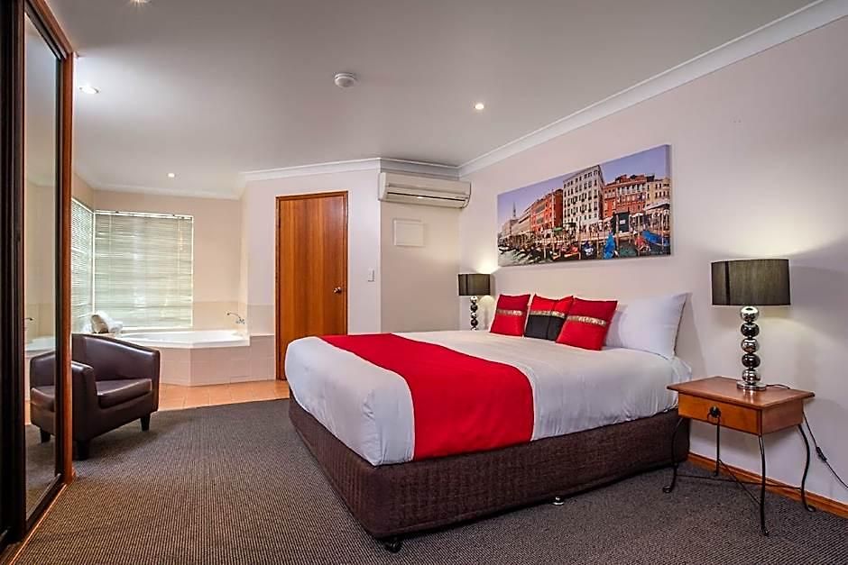 Aspley Carsel Motor 4*