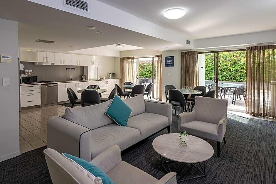 Essence Chermside Aparthotel 4*