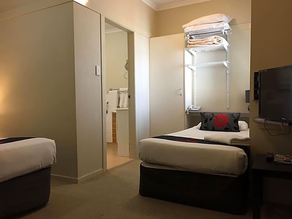 Street Aparthotel
