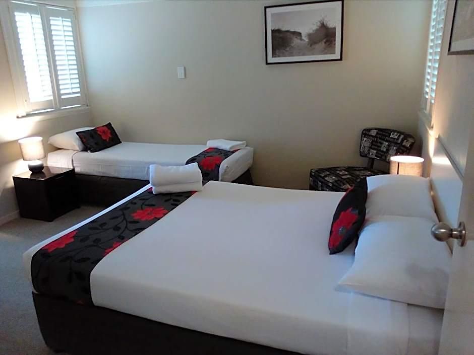 Aparthotel Street 3*