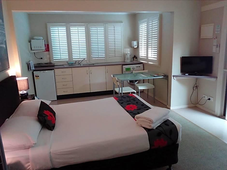 Street Aparthotel 3*