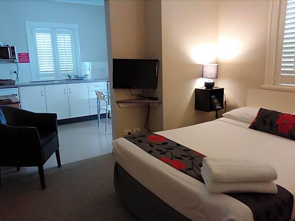 Street Aparthotel