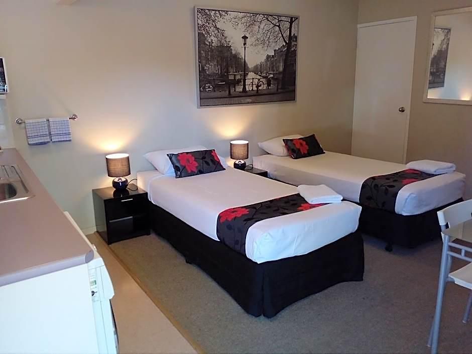Street Aparthotel 3*