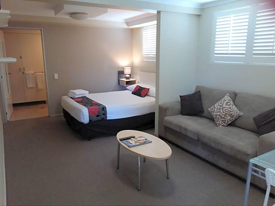 Street 3* Brisbane