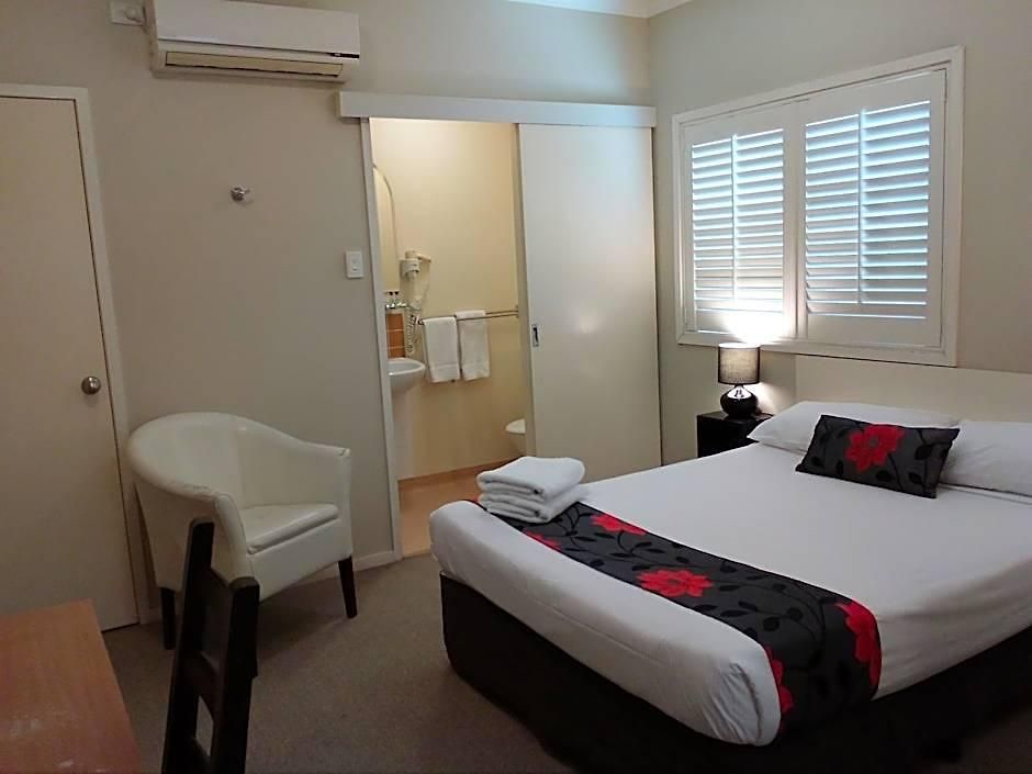 Street Aparthotel 3*