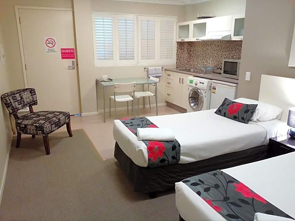 Street 3* Brisbane