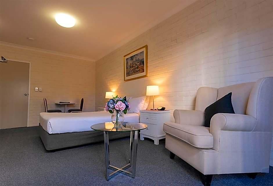Motel Benson Court 4*