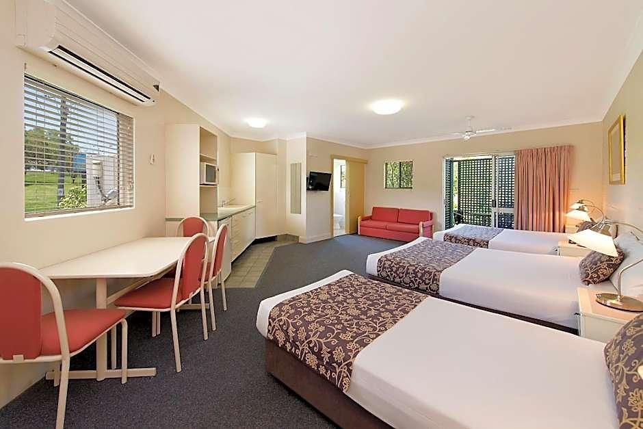 Benson Court Motel 4*
