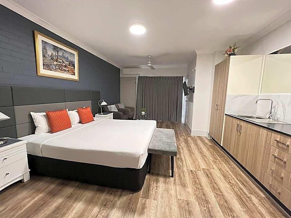Benson Court Motel 4*