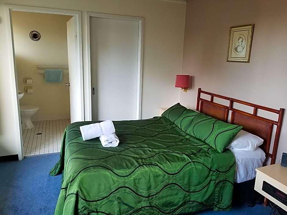 Raceways Motel 3*