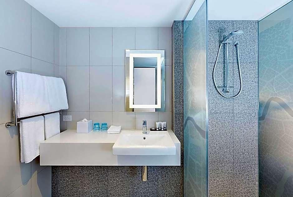 Hotel Holiday Inn Express Brisbane Central By Ihg 4*