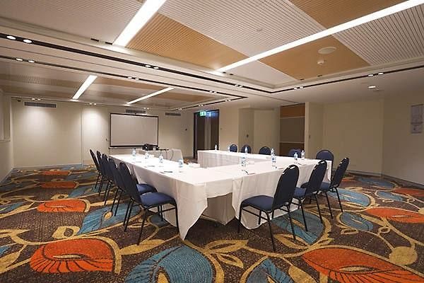 Calamvale And Conference Centre Hotel 5*