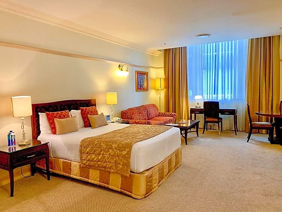 Royal 4*