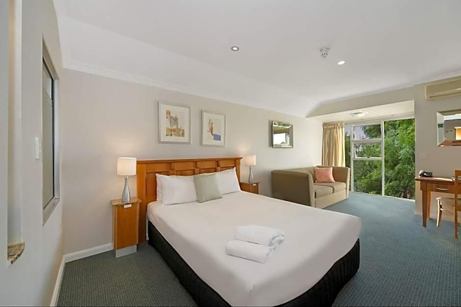Airport Heritage Motel 4*