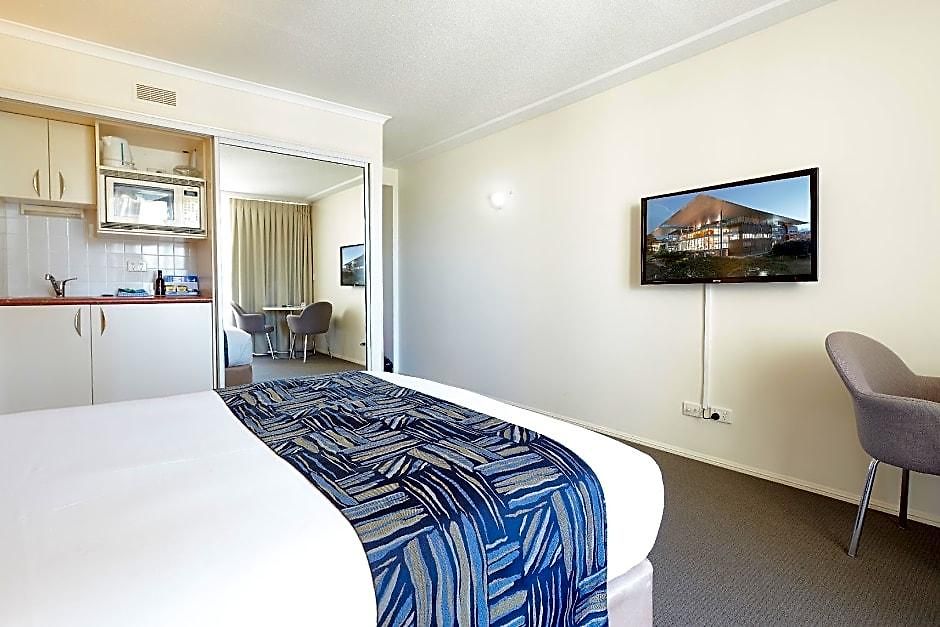 West End Aparthotel