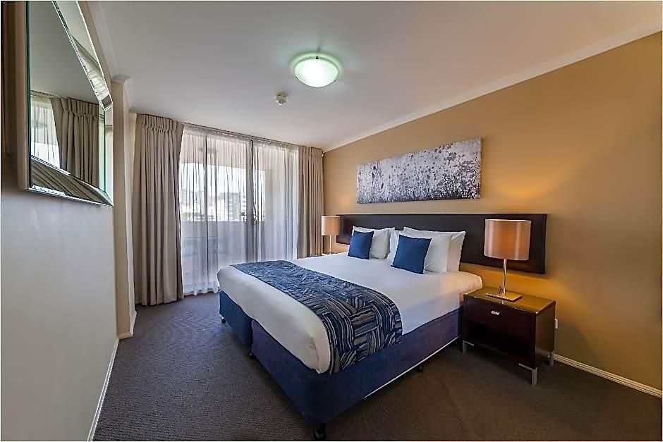 Aparthotel West End 4*