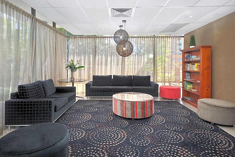 Aparthotel Summit 4*