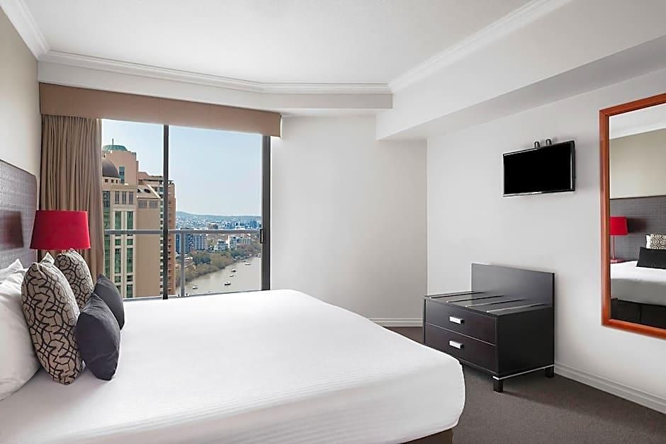 Mantra On Queen Hotel 4*