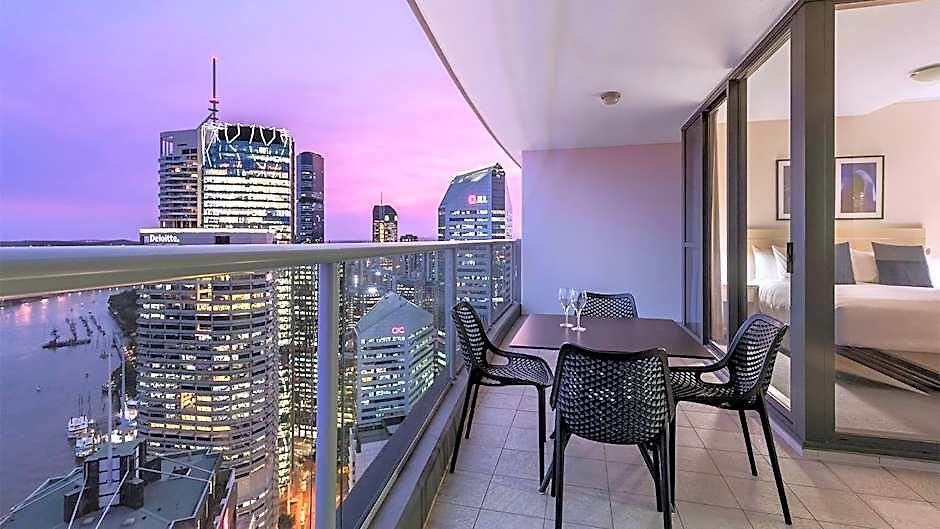 Oaks Aurora Aparthotel