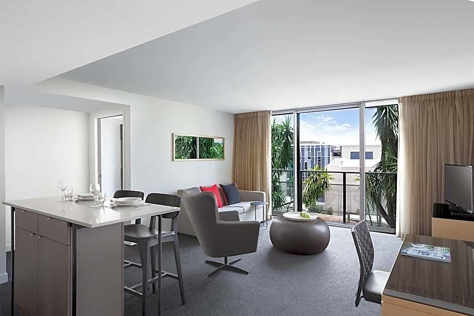 Mantra South Bank Hotel 4*