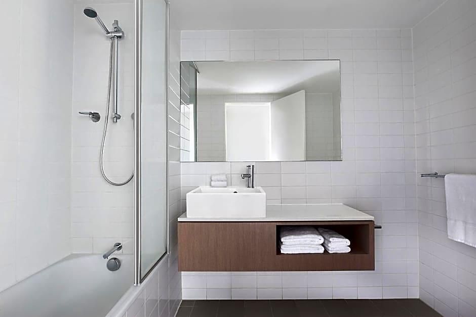 Hotel Mantra South Bank 4*