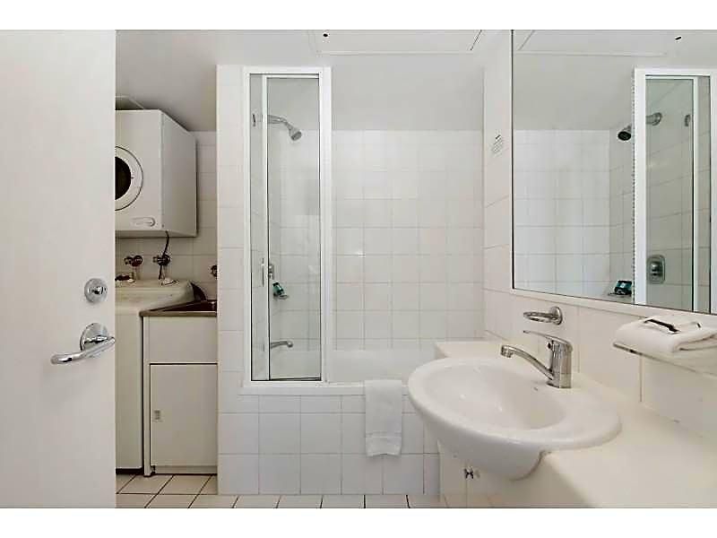 Adina Aparthotel