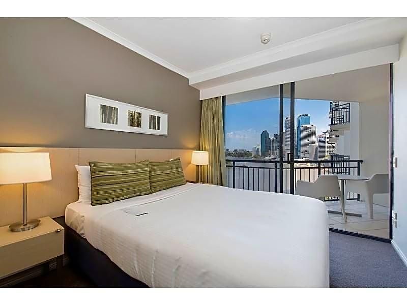 Adina Aparthotel 4*
