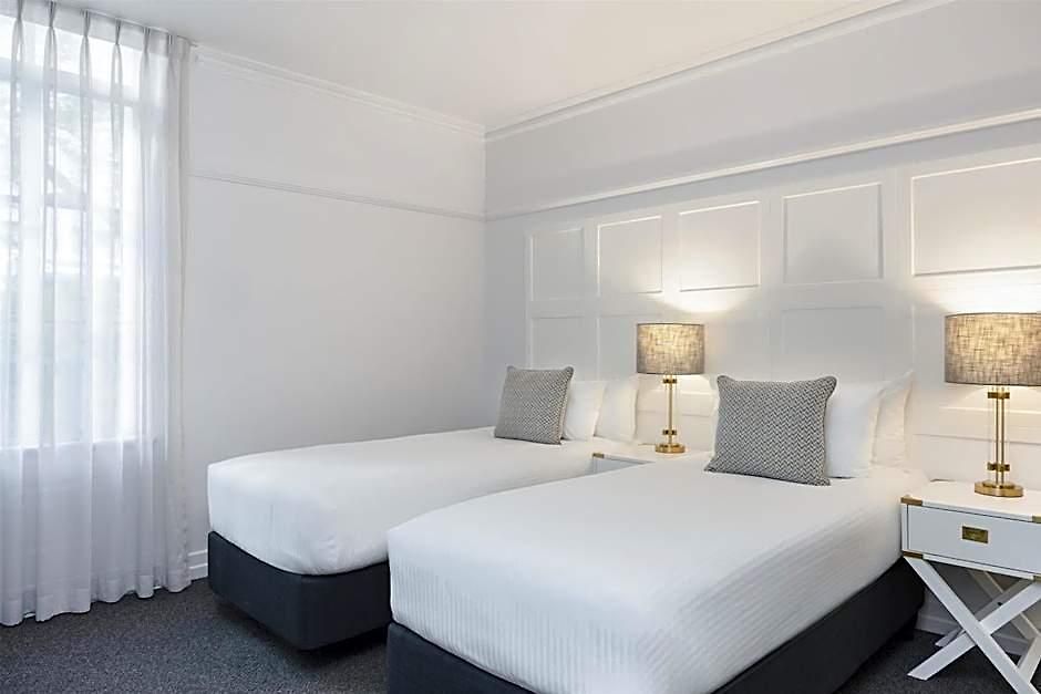 Adina Anzac Square 5*