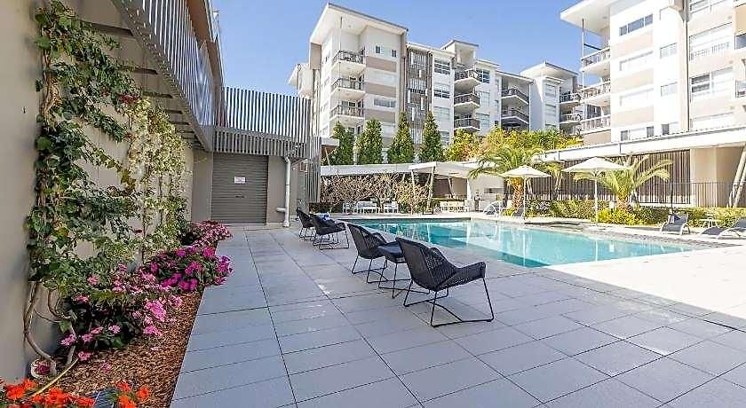Hotel Boulevard North Lakes Brisbane