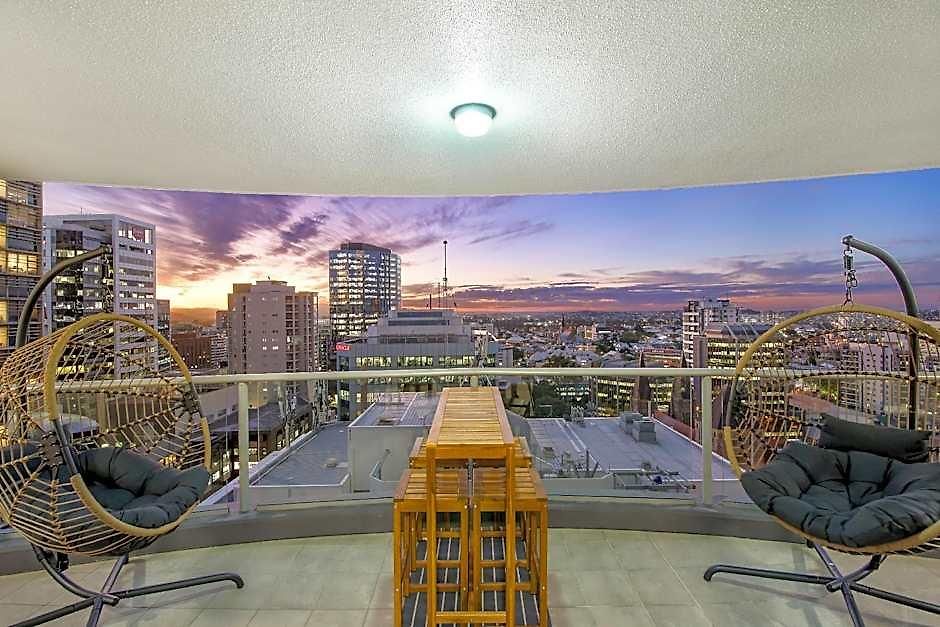 Arcade In The Sky Hotel