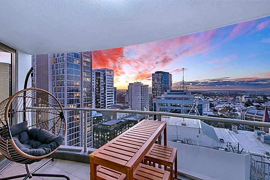 Hotel Arcade In The Sky