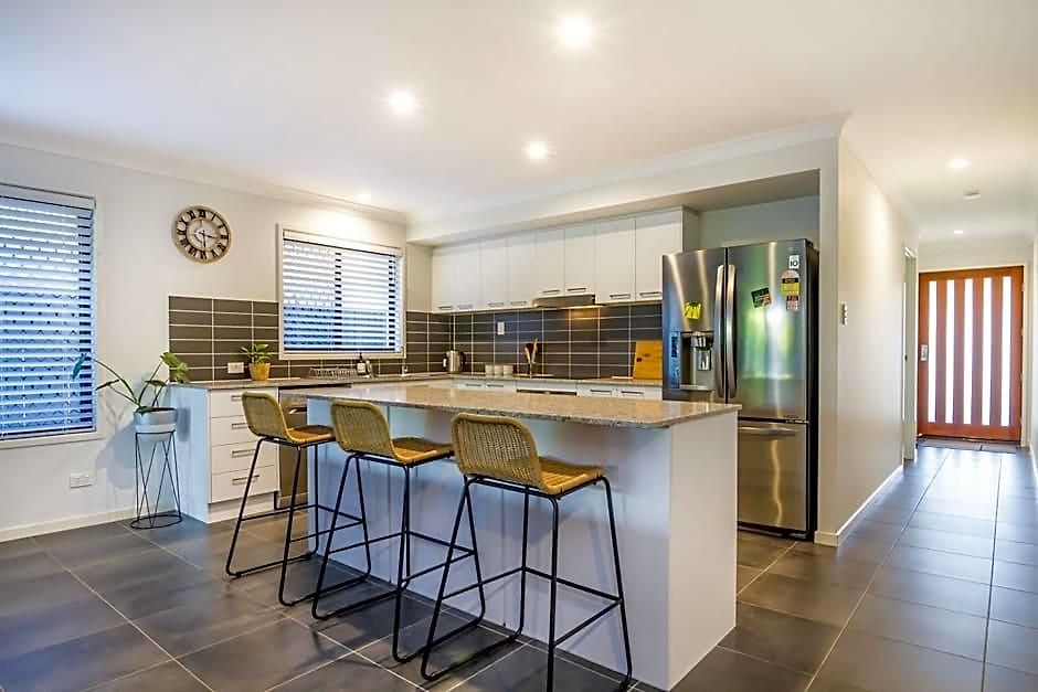 Charming 3br House In The Heart Of Dakabin