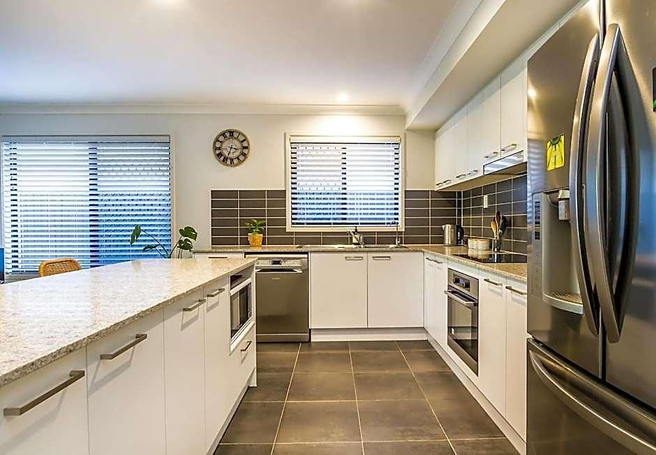 Charming 3br House In The Heart Of Dakabin Hotel