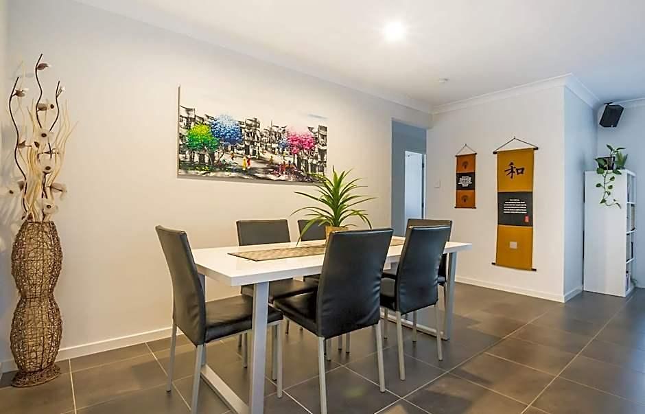 Charming 3br House In The Heart Of Dakabin Brisbane