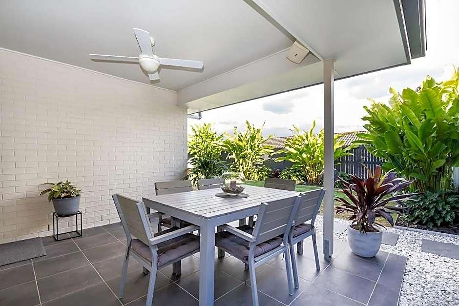 Hotel Charming 3br House In The Heart Of Dakabin