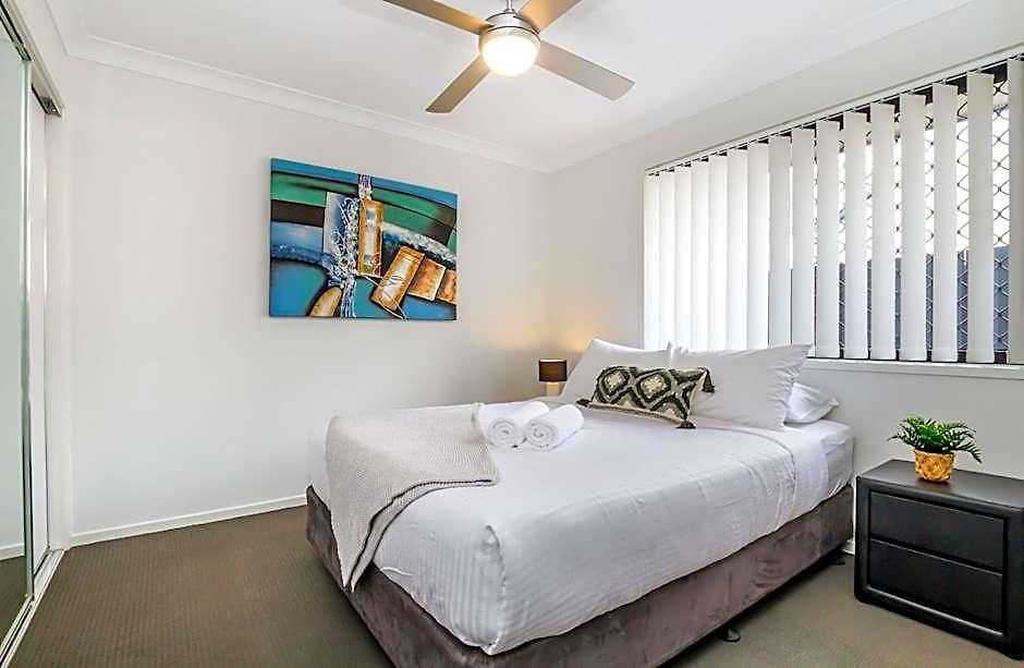 Charming 3br House In The Heart Of Dakabin 3*